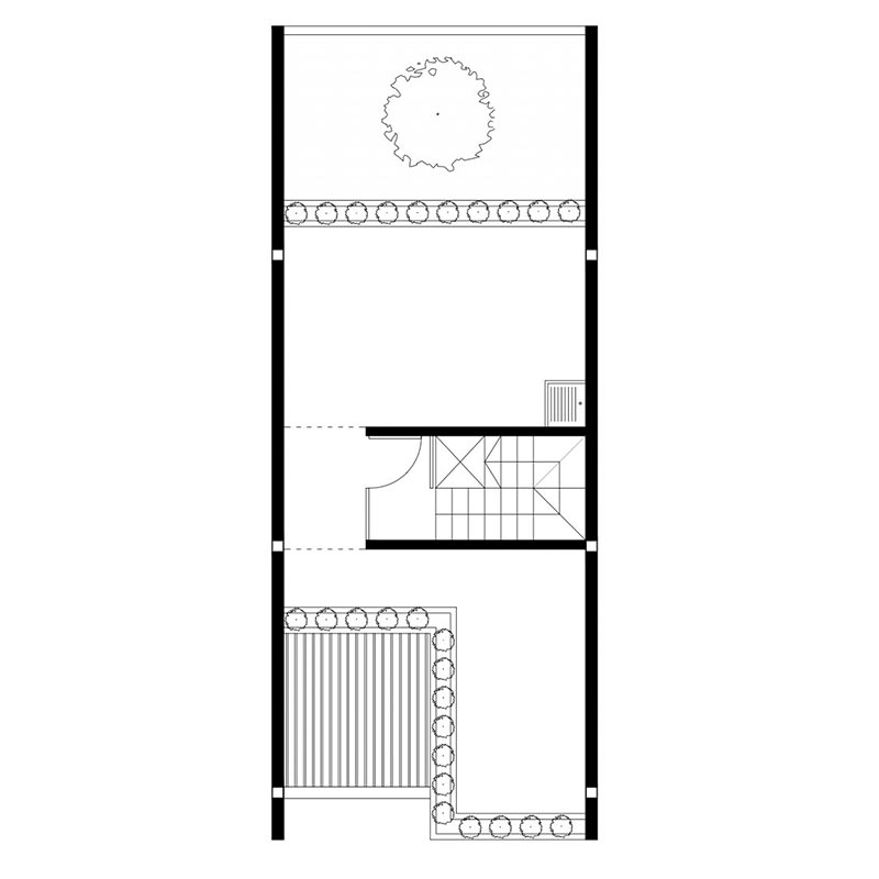 CASA ENTRE MEDIANERAS